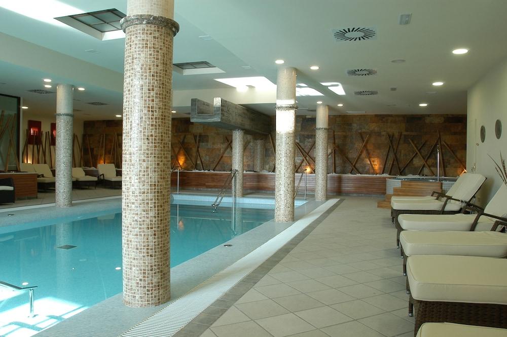 Hospes Palacio De Arenales & Spa Caces Екстериор снимка Spa